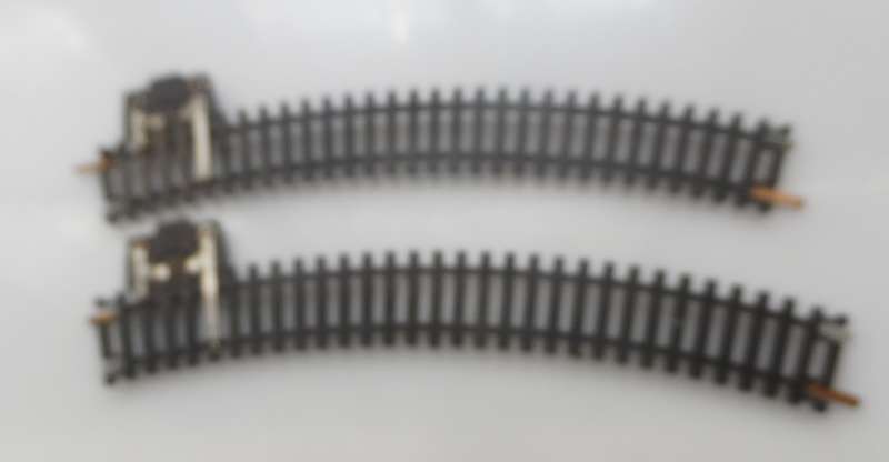 HO RAIL TRACKs , LIMA ITALY , 2 X  N3060 ,  R360  < 18 deg .  CURVED  TRACKS, WITH PWR CONNECTORS