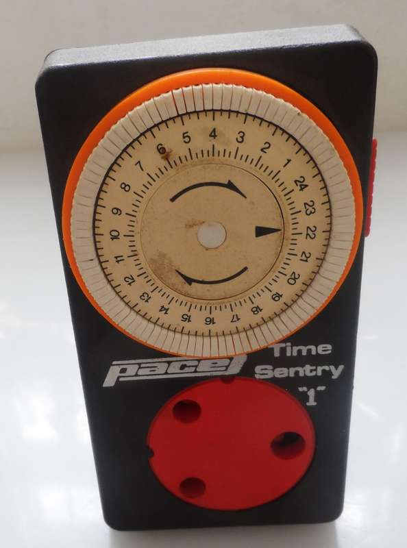 ANALOG PLUG IN TIMER  PACE TIME SENTRY `1`, plug in time controller
