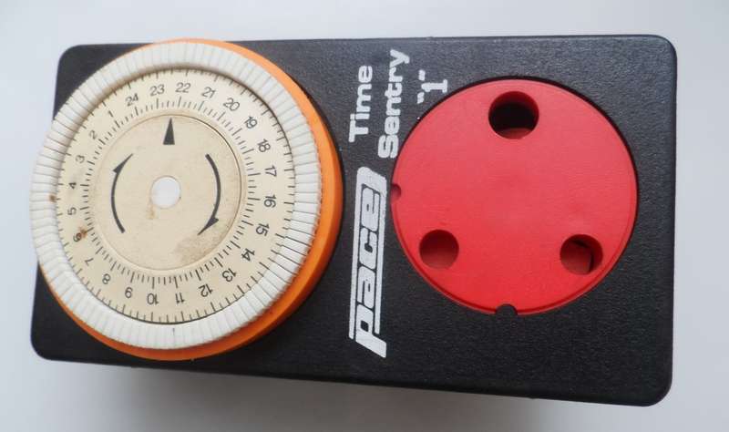 ANALOG PLUG IN TIMER  PACE TIME SENTRY `1`, plug in time controller