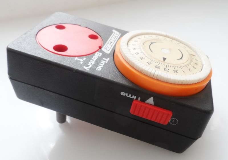 ANALOG PLUG IN TIMER  PACE TIME SENTRY `1`, plug in time controller