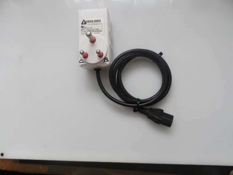 PLUG IN SURGE CONTROLLER :  Mustek surge protector