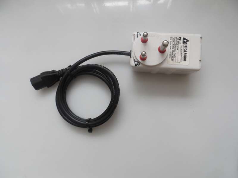 PLUG IN SURGE CONTROLLER :  Mustek surge protector