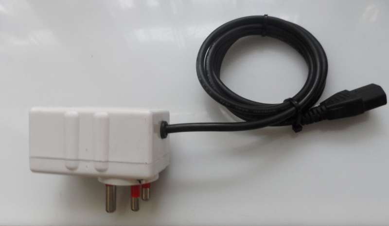 PLUG IN SURGE CONTROLLER :  Mustek surge protector