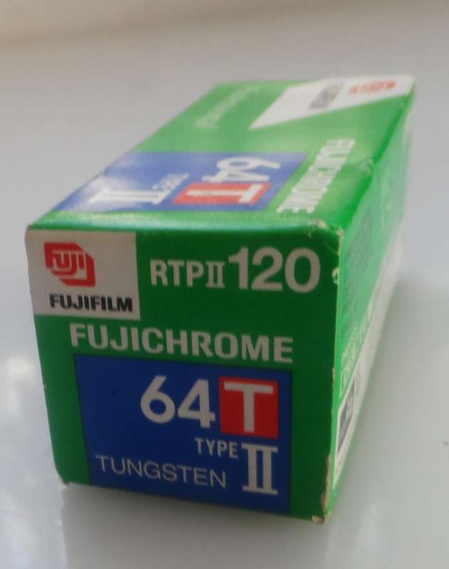 FUJI PROFESSIONAL, FUJICHROME ,64 T, TYPE II ,  BATCH 7075011 ,EXPIRED 2002-12 FILM ROLLS X 1