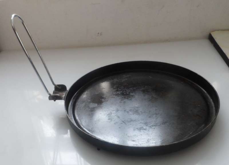 SOLID CAST IRON , `CAMPINA` , OUTDOOR,  COOKER TOP,  FRYING, BRAAI, GRILL PAN  foldable handle