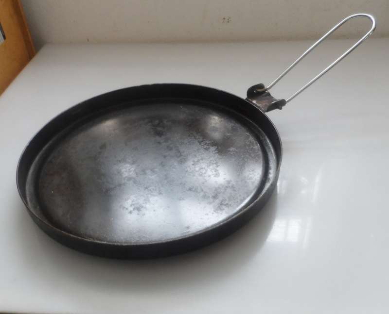 SOLID CAST IRON , `CAMPINA` , OUTDOOR,  COOKER TOP,  FRYING, BRAAI, GRILL PAN  foldable handle