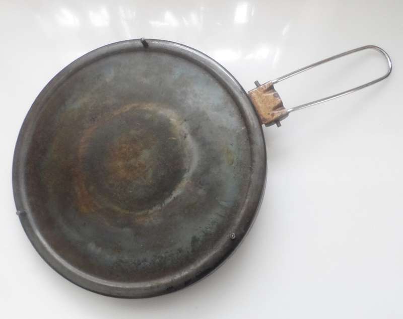SOLID CAST IRON , `CAMPINA` , OUTDOOR,  COOKER TOP,  FRYING, BRAAI, GRILL PAN  foldable handle