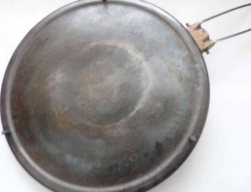 SOLID CAST IRON , `CAMPINA` , OUTDOOR,  COOKER TOP,  FRYING, BRAAI, GRILL PAN  foldable handle
