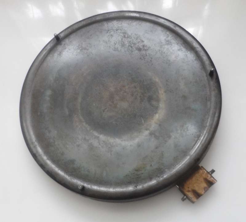 SOLID CAST IRON , `CAMPINA` , OUTDOOR,  COOKER TOP,  FRYING, BRAAI, GRILL PAN  foldable handle