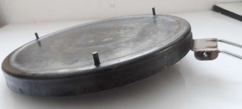 SOLID CAST IRON , `CAMPINA` , OUTDOOR,  COOKER TOP,  FRYING, BRAAI, GRILL PAN  foldable handle
