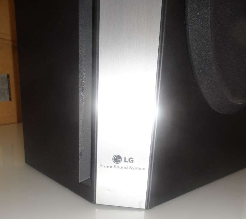 L G SUB WOOFER SH 32 SD-W