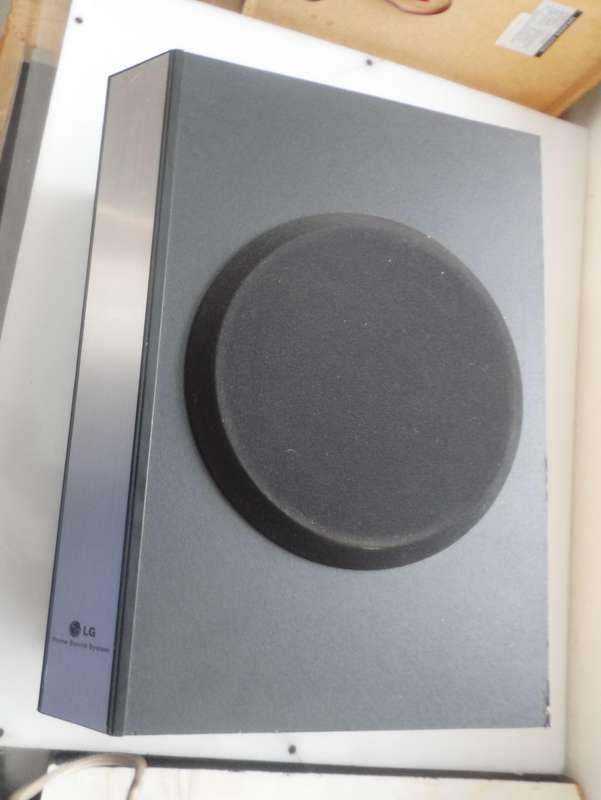 L G SUB WOOFER SH 32 SD-W