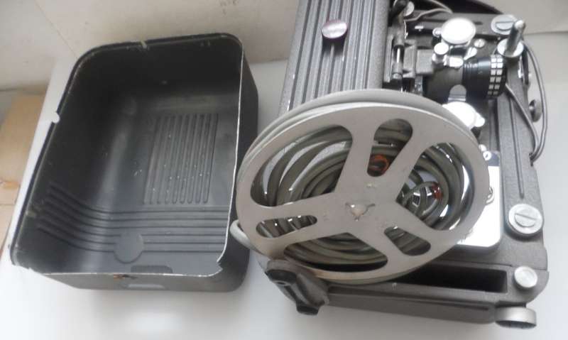 VINTAGE BELL SCOPE R50   PROJECTOR rare vintage collectible