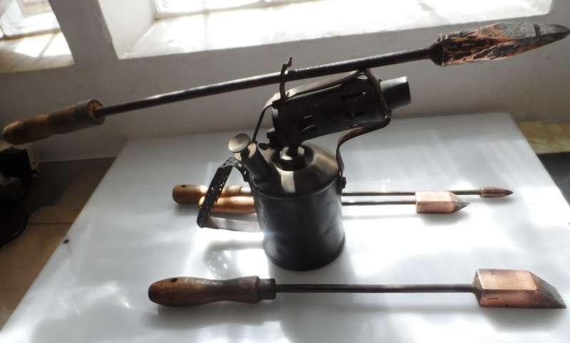 VINTAGE 1940,s , SET OF FOUR SOLID COPPER SOLDERING IRONS