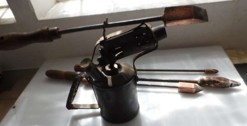 VINTAGE 1940,s , SET OF FOUR SOLID COPPER SOLDERING IRONS