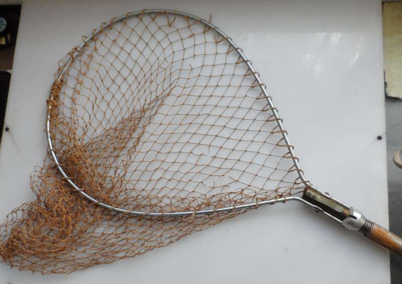 ABU SWEDEN LIGHTWEIGHT , FOLDING , TROUT LANDING NET  vintage 1970,s