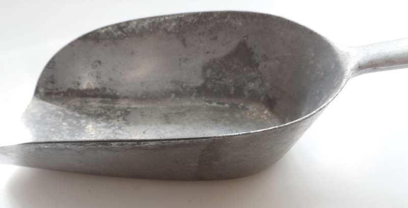VINTAGE CLASSIC, DIE CAST , DURABLE ALUMINIUM DRY GOODS SCOOP , No.9161 W. GERMANY .flour, coffee, r