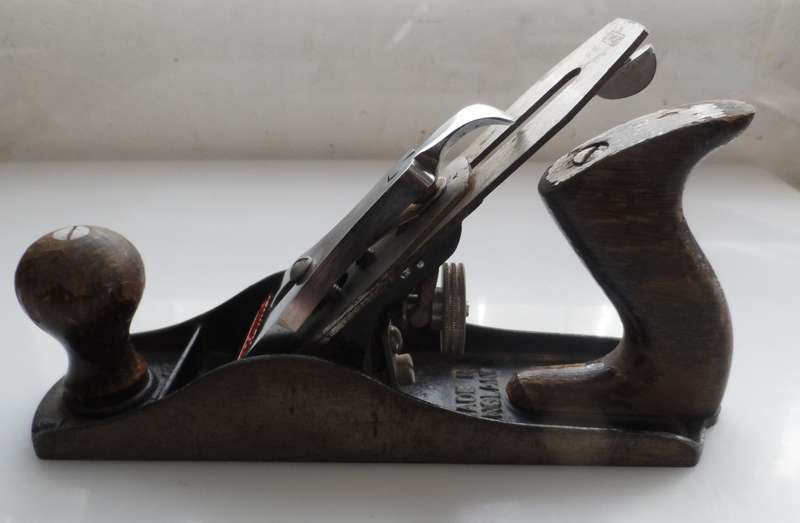 VINTAGE STANLEY BAILEY No. 4 CARPENTERS PLANE in good working order