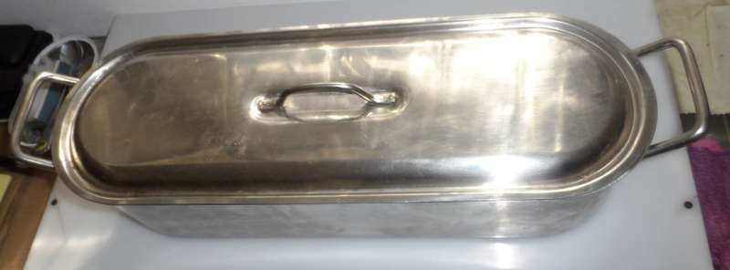 STAINLESS STEEL SALMON POACHER ,STEAMER, ROASTER, BAKING PAN, SMOKER PAN ,OVAL - FISH KETTLE