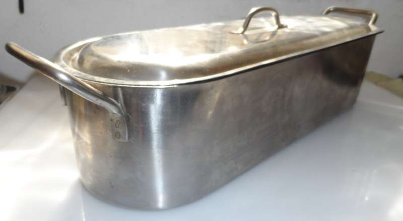 STAINLESS STEEL SALMON POACHER ,STEAMER, ROASTER, BAKING PAN, SMOKER PAN ,OVAL - FISH KETTLE