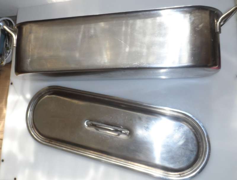 STAINLESS STEEL SALMON POACHER ,STEAMER, ROASTER, BAKING PAN, SMOKER PAN ,OVAL - FISH KETTLE