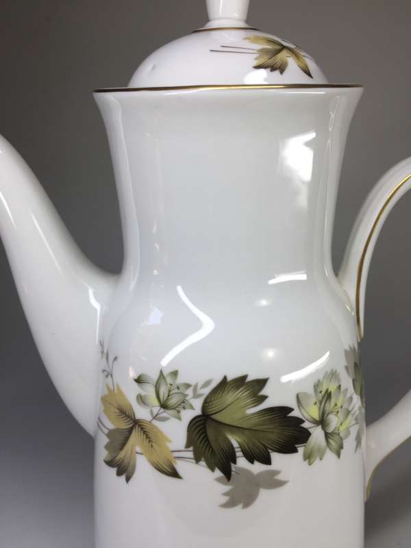 ROYAL DOULTON VINTAGE ENGLISH TRANSLUCENT CHINA  TC1019 ` LARCHMONT ` COFFEE POT