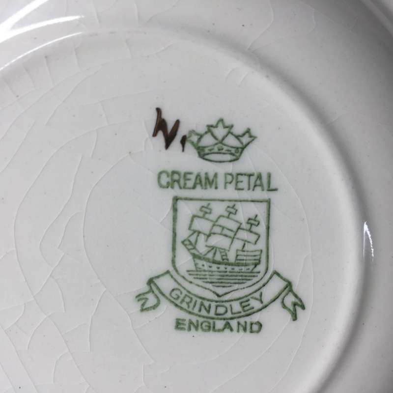 GRINDLEY  CEREAL  / DESSERT BOWLS ' CREAM PETAL  '   3 available