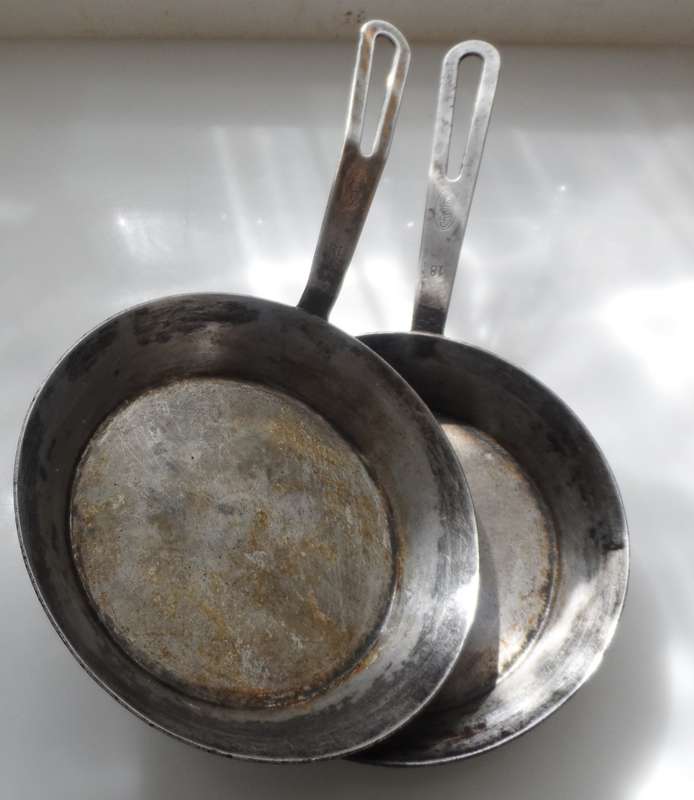 GRO'MO STAINLESS STEEL 18 cm / 7 ins.diam. X 40mm /1 1/2 ins depth  SAUTE PANS X 2 salvaged catering