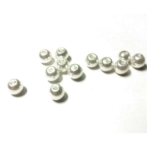 Beads / 20pcs Glass Pearl Beads / white paint / 6mm / for crafting