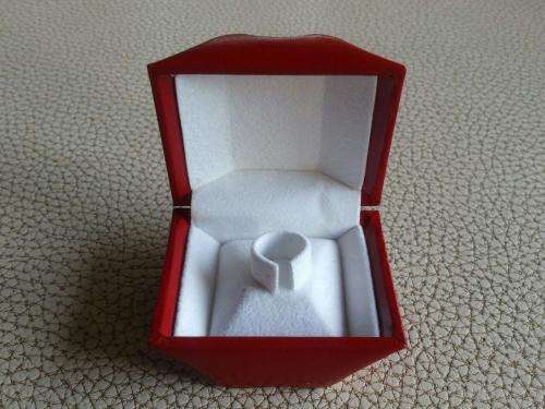Storage  Jewellery Box Lips 6.5cm x 5.5cm NEW