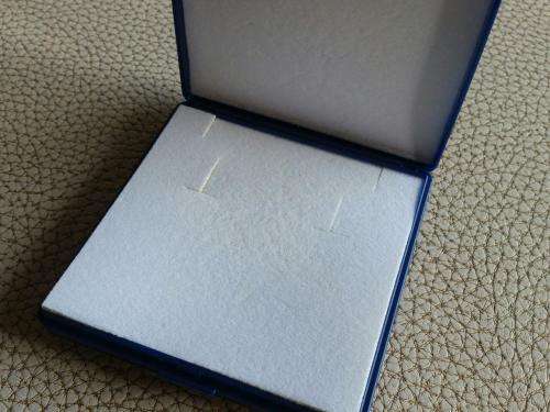 Storage - Gift Jewellery Box   8cm x 8cm NEW