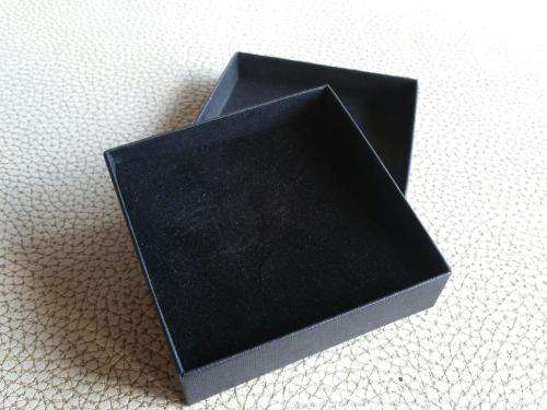 Storage - Gift Jewellery Box   8.5cm x 8.5cm NEW