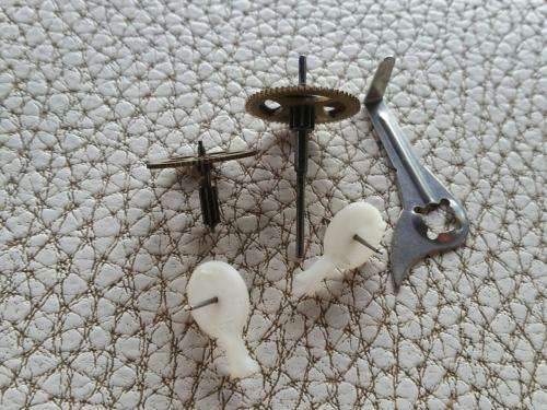 Clock - watch parts - gears - Watchmaker find your Treasure