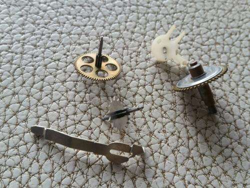 Clock - watch parts - gears - Watchmaker find your Treasure