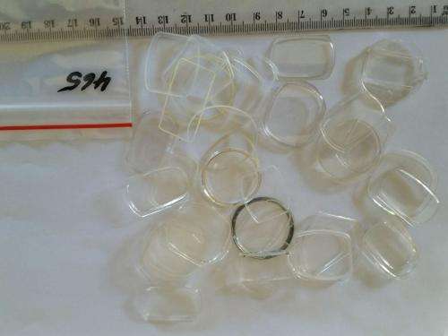 Watch parts- lot of glasses mixed- Watchmaker find your Treasure
