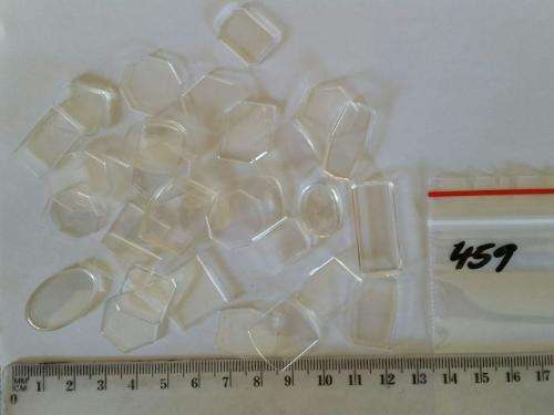 Watch parts- lot of glasses mixed- Watchmaker find your Treasure