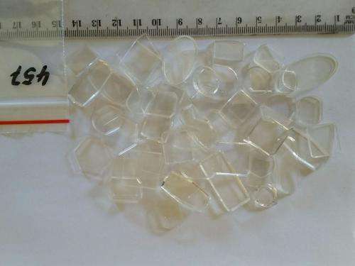 Watch parts- lot of glasses mixed- Watchmaker find your Treasure