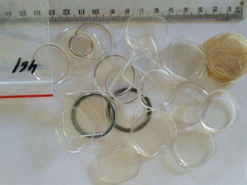 Watch parts- lot of glasses mixed- Watchmaker find your Treasure
