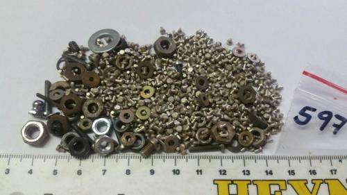 Diverse Screws / Washers / Rivetings / Nuts 100 grams