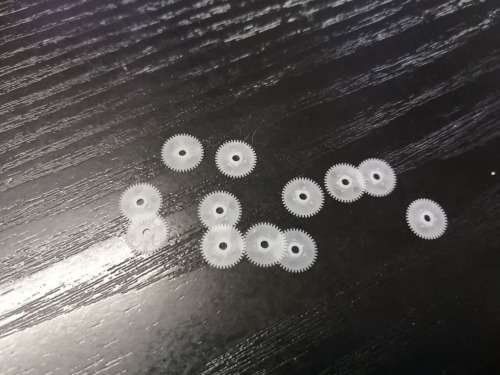 Clock - watch parts - 12 pcs -gears -W 8.6 H flat - Watchmaker find your Treasure