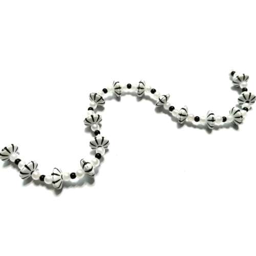 Beads / Acrylic Beads 2-3-9mm -  60 pcs -black/white-20cm String- for jewellery crafting