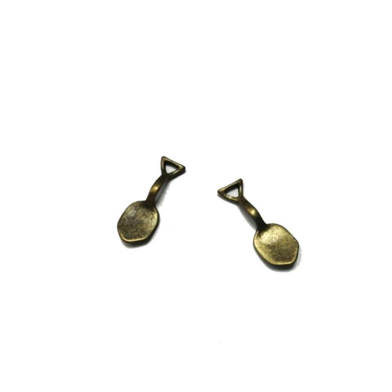 Pendant / Spade- Pendants - 2pcs - 22mm antique gold color / for crafting