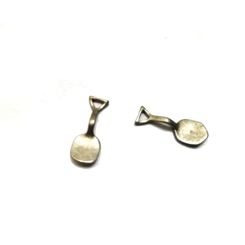 Pendant / Spade- Pendants - 2pcs - 22mm silver color / for crafting