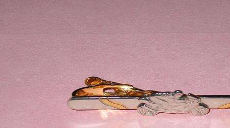 LOVELY RACER TIE PIN