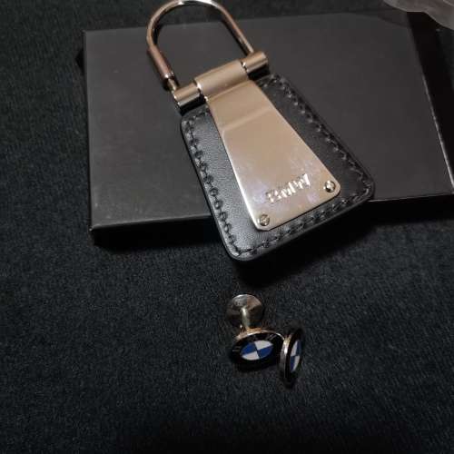 BMW Original Keyholder and cufflinks set