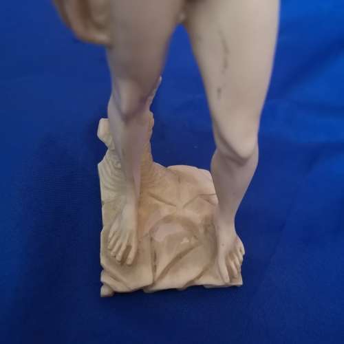 Vintage statuette Male