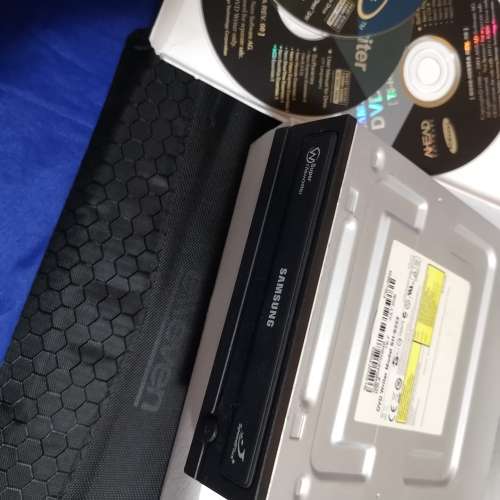 Samsung DVD Writer/ player, internal with original discs and burning software