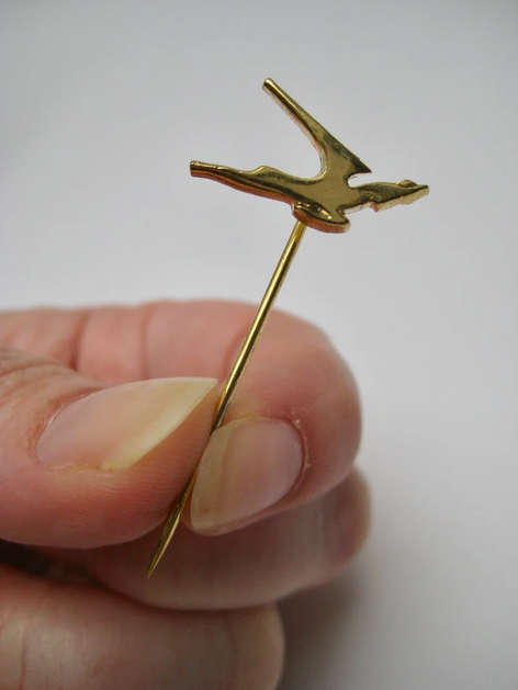 SAA Vintage Goldtone  Flying Springbok Tie Lapel Pin badge