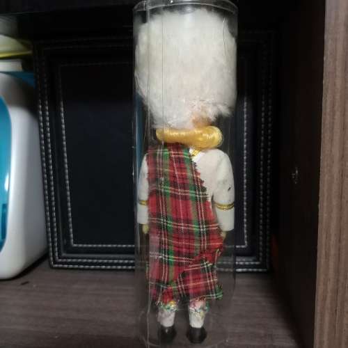 2 Vintage 7` Scottish Beefeater Dolls Eyes Open/Close Bagpipes