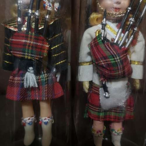 2 Vintage 7` Scottish Beefeater Dolls Eyes Open/Close Bagpipes